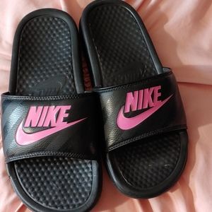 Nike flip flop sandals